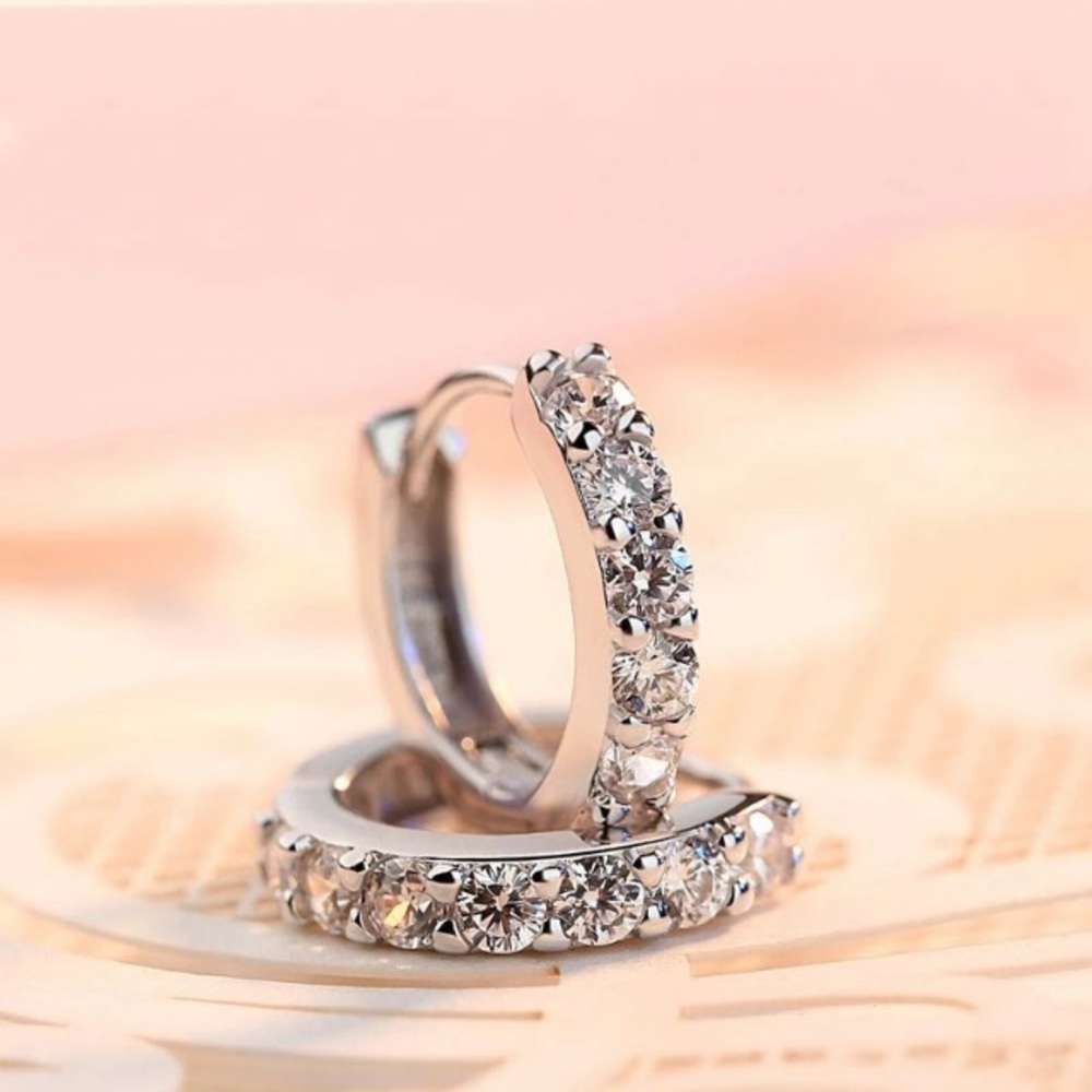 NEW!๐๐TINY HUGGIES!๐CZ HOOPS!๐๐SILVER PLATED! - Picture 4 of 14